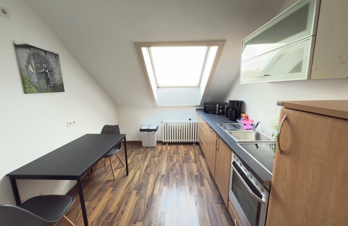 Leverkusen Apartment | Cozy apartment with 2 single beds & kitchen in Leverkusen