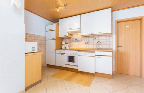 Peroj Apartment | Cozy Apartment with large terrace and Garden view