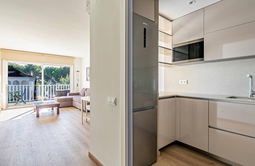 Sitges Apartment | Cozy apartment with pool, parking and wifi.