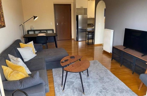 Khalandrion Apartment | Cozy Apartment with Scenic View