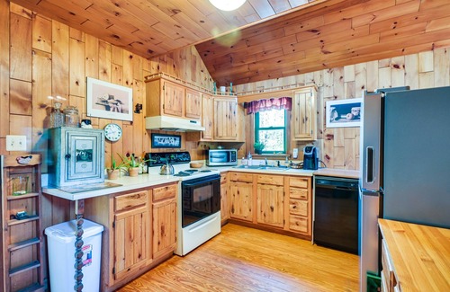 Great Cacapon House | Cozy Appalachian Getaway: 5 Mi to Prospect Peak!