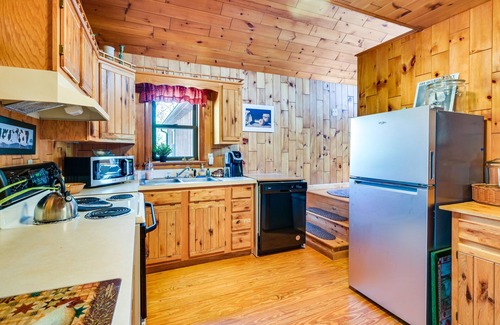 Great Cacapon House | Cozy Appalachian Getaway: 5 Mi to Prospect Peak!