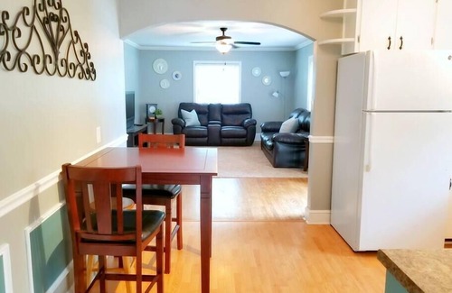 Winston - Salem House | Cozy Ardmore Cottage Main Level
