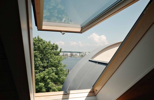 Schwerin Apartment | Cozy attic apartment in listed villa with lake view