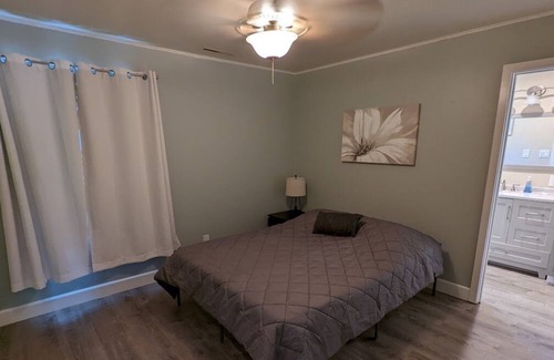 North Auburn House | Cozy Auburn Trails Retreat- Close to all Auburn has to offer!