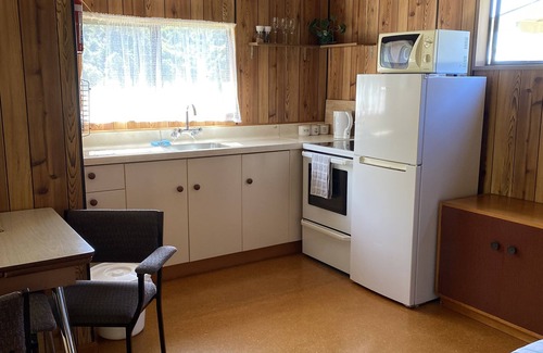Saint Omer House | Cozy Bach in the Marlborough Sounds, Great Fishing Location