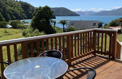 Saint Omer House | Cozy Bach in the Marlborough Sounds, Great Fishing Location