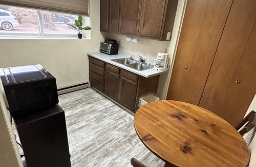 Winifred Apartment | Cozy Bach Suite