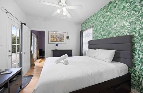 Pico - Robertson House | Cozy Backhouse Stay – Sleeps 2 Beverly Hills Adj