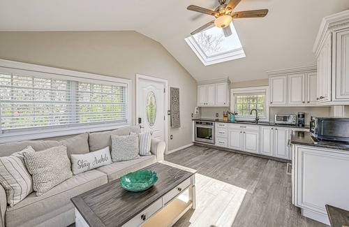 Baiting Hollow Cottage | Cozy Baiting Hollow Bungalow: Views, Walk to Beach