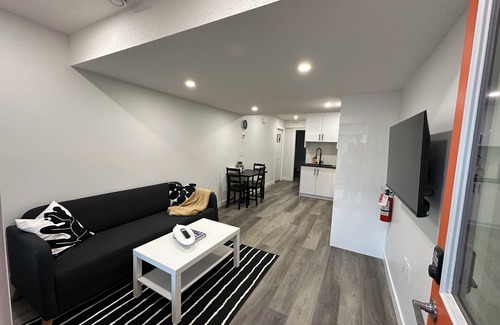 Sage Hill House | Cozy basement suite with private entrance