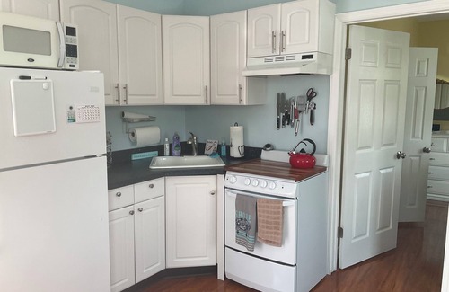 Beach Haven Condo | Cozy Bayview One Bedroom Condo Near Many Amenities in Beach Haven, New Jersey