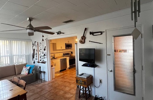 Glenwood House | Cozy Beach House Oasis