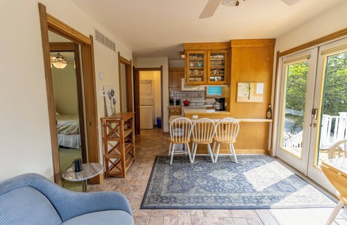 Michigan City Cottage | Cozy Beach Retreat with Resort & Beach Access