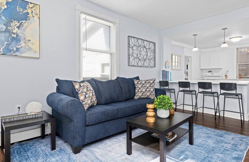Ventnor City Apartment | Cozy Beach Retreat - 2 Queens + Sofa Bed