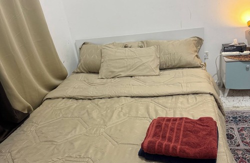 Al Khalidiyah Apartment | Cozy bedroom with WiFi in peaceful Abu DhabinPlz contact me before confirming