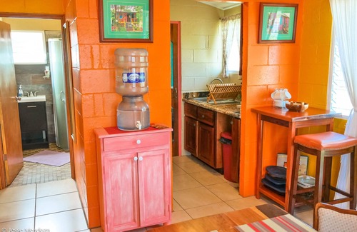 Armenia House | Cozy Belmopan Home - Family Friendly
