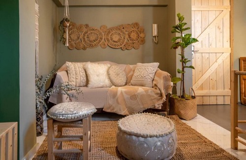 Achrafieh Apartment | Cozy Bohemian Studio
