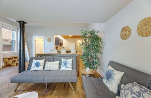 Clifton Heights House | Cozy Boho-Chic Loft ~ 2 Mi to Downtown Cincinnati