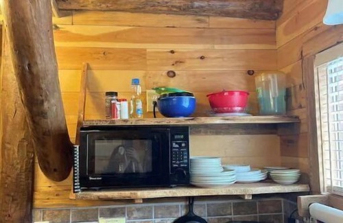 Compton Cabin | Cozy Buffalo River Cabin Getaway with hot tub!