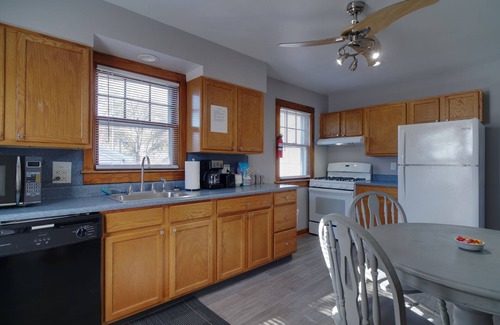 Springfield House | COZY BUNGALO