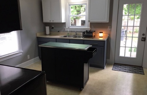 Evansville House | Cozy Bungalow in a nice friendly neighborhood