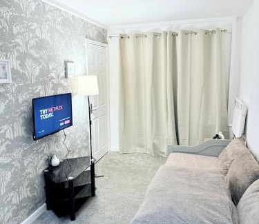 Stockport House | Cozy bungalow near Peak District
