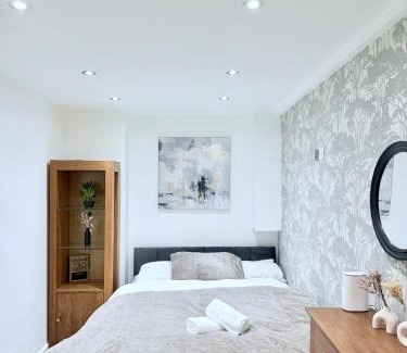 Stockport House | Cozy bungalow near Peak District