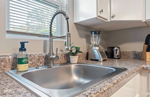 Crestline Heights House | Cozy Bungalow Retreat Near Avondale & City: 3 Beds