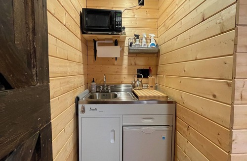Newman Lake Cabin | Cozy cabin on equestrian center . Near CDA and Spokane .