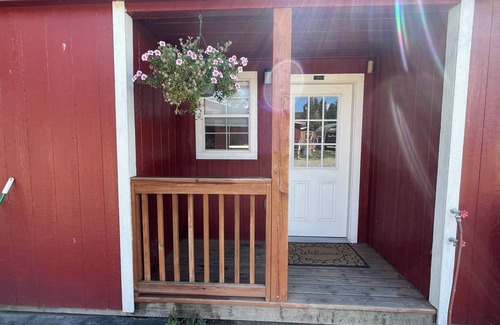 Newman Lake Cabin | Cozy cabin on equestrian center . Near CDA and Spokane .