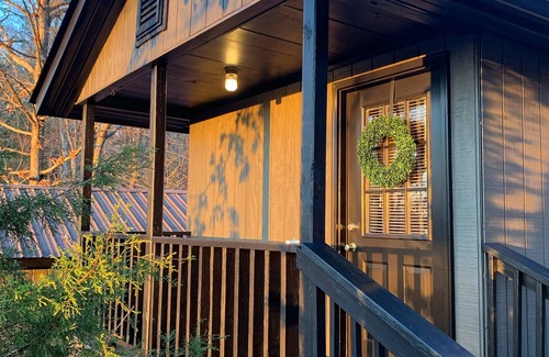 Farmers Cabin | Cozy Cabin 1 at Cave Run Cabins near Cave Run Lake & MSU