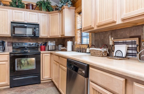 Branson Theater District Cabin | Cozy Cabin 2 - A Great Summer Family Place - Come Play and Stay!