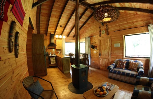 Loncoche Cabin | Cozy Cabin By The River. A place to relax and enjoy nature!
