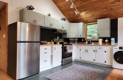 Prattsville Cabin | Cozy Cabin Escape | Firewood Hot Tub & Stargazing