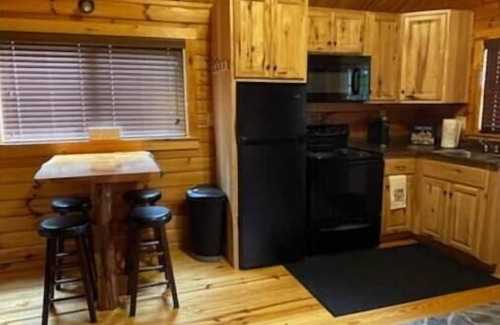 Teall Beach Cabin | Cozy Cabin get away to Finger Lakes Wine Country