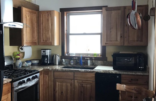 Bozeman Cabin | Cozy cabin in a beautiful mountain valley close to hiking, golf, airport