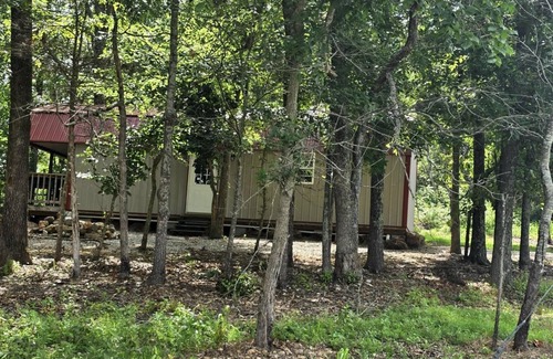 Lebanon Cabin | Cozy cabin in pleasant Lebanon with AC