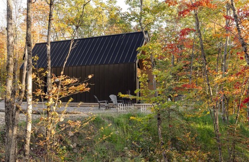 Saint-Aime-du-Lac-des-Iles Cabin | Cozy cabin in the wood - Nearby the lake