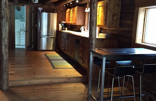 Cross Plains House | Cozy Cabin in The Driftless