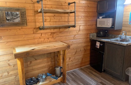 Hayward Cabin | Cozy cabin in the heart of Hayward!