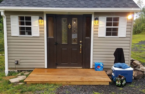 East Durham Cabin | Cozy cabin in the Mountains. nAC. Dog Friendly