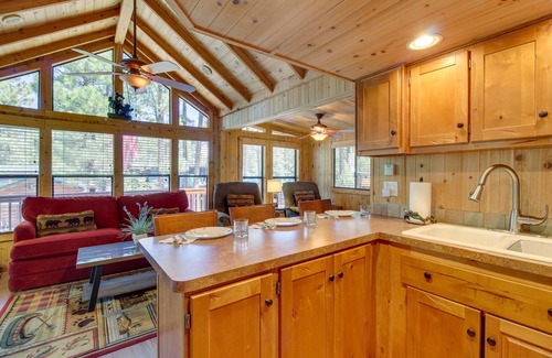Show Low Cabin | Cozy Cabin in the pines with BBQ & fireplace.