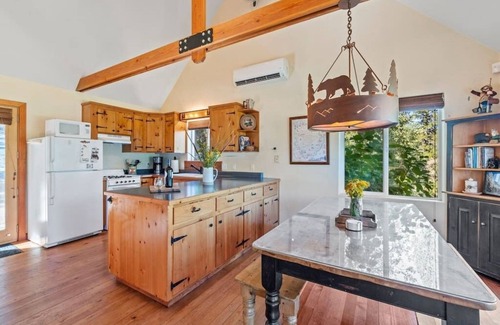 Groveland House | Cozy Cabin near Yosemite at Quail Crossing