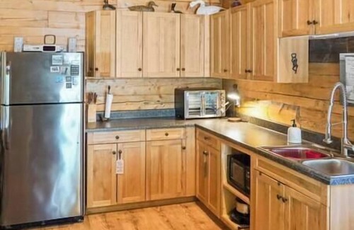 Alexandria House | Cozy Cabin on Maple Lake