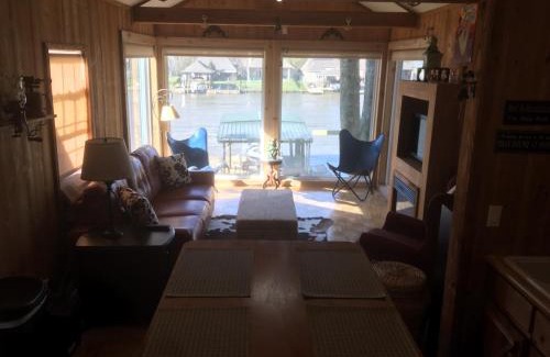 Maurepas House | Cozy Cabin on the Bayou