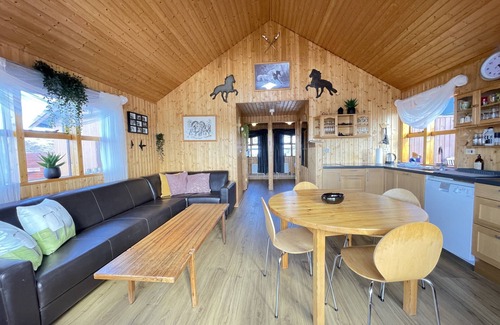 Blaskogabyggd Cottage | Cozy cabin on the Golden Circle, only 8 min drive to Geysir & Gullfoss