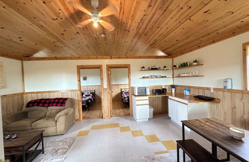 Neebing Cabin | Cozy cabin overlooking Lake Superior.