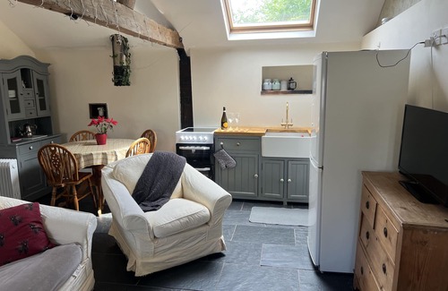 Westbury-on-Severn Cabin | Cozy Cabin Retreat in Gloucestershire