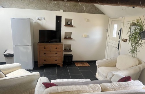 Westbury-on-Severn Cabin | Cozy Cabin Retreat in Gloucestershire